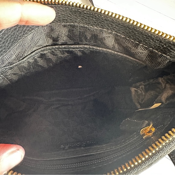 Michael Kors Julia Medium Leather Messenger‎ Bag Black Gold Like New Old Money - Picture 9 of 11